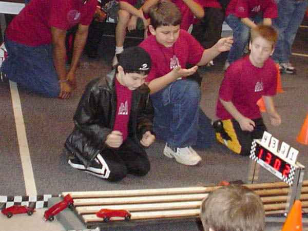 Pinewood_Derby_2004_006 (181K)
